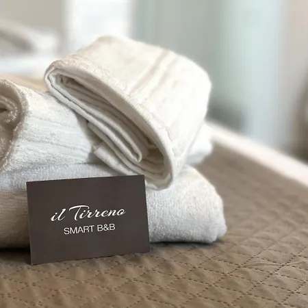 לינה וארוחת בוקר Il Tirreno 3*