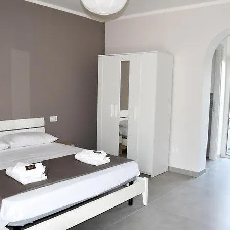 לינה וארוחת בוקר Il Tirreno 3*